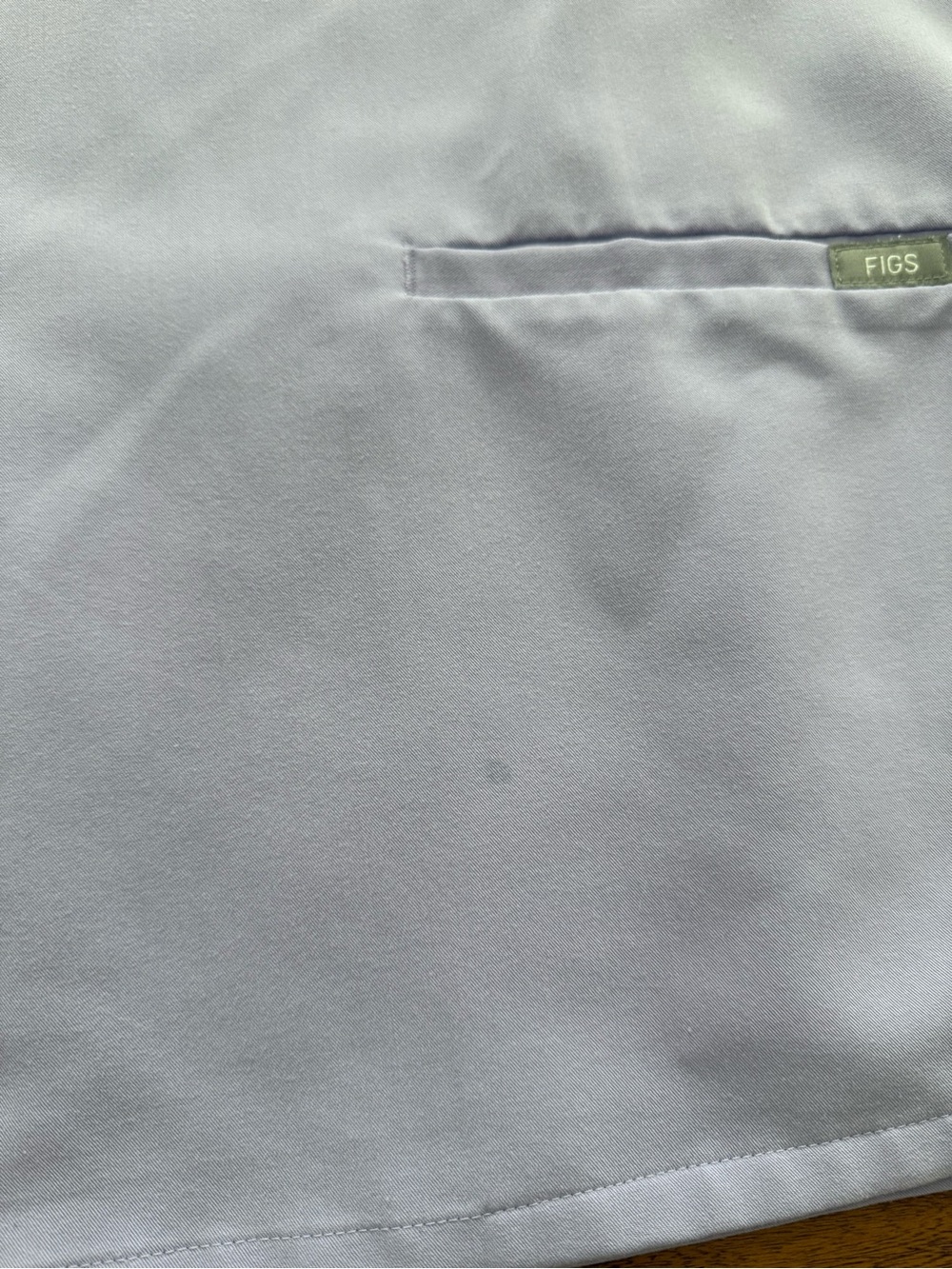 Figs Casma 3 Pocket Scrub Top - Lavender Dew - Picture 2 of 3